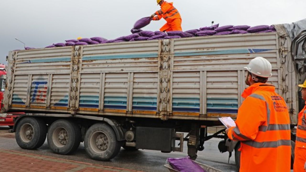 Denetime takılan 535 ton kömür Antalya dışına çıkarıldı