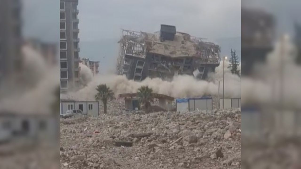Dinamitle patlatılan 10 katlı bina, kağıt gibi yerle bir oldu