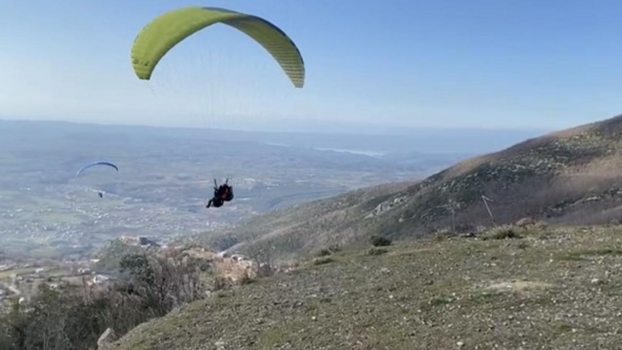Osmaniye Dumanlı Yaylası, yamaç paraşütçülerinin yeni adresi oldu