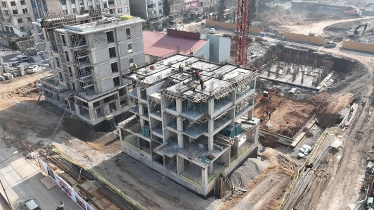 Kahramanmaraş Hükümet Bulvarı'nda Yeni Yapılar Yükseliyor