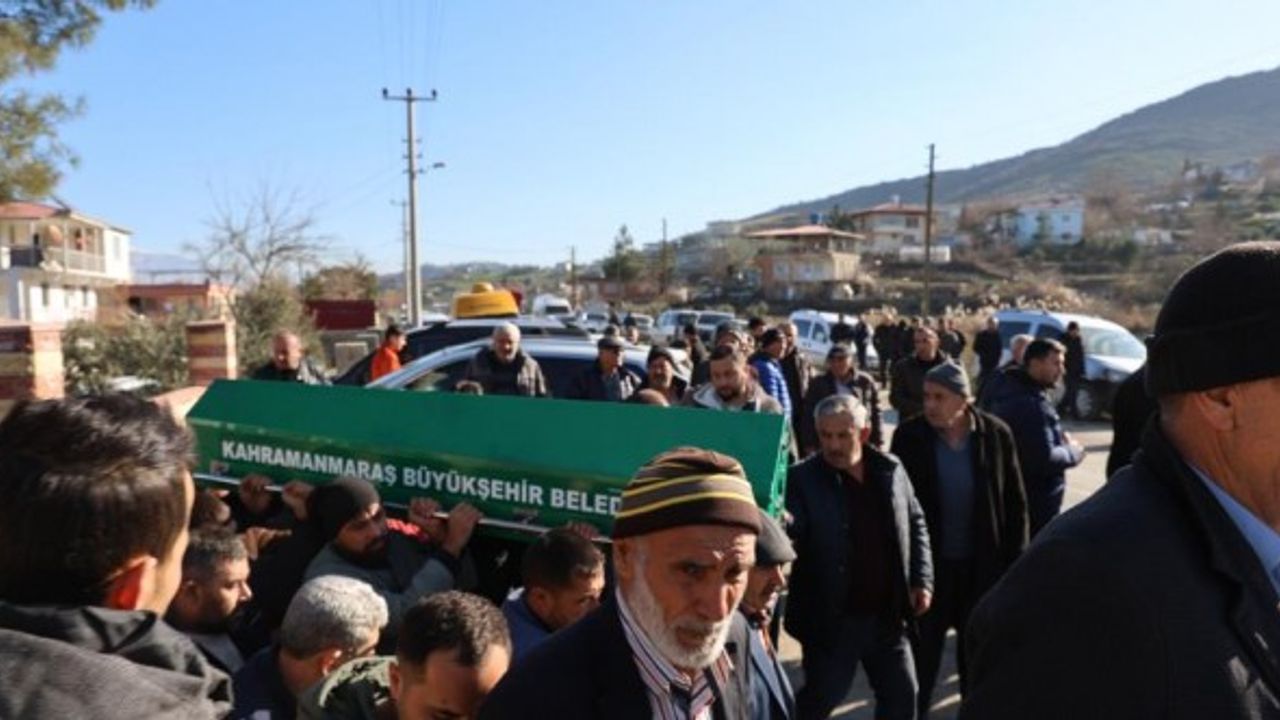 Kahramanmaraş'ta Enkaz Altında Kalan Operatör Toprağa Verildi