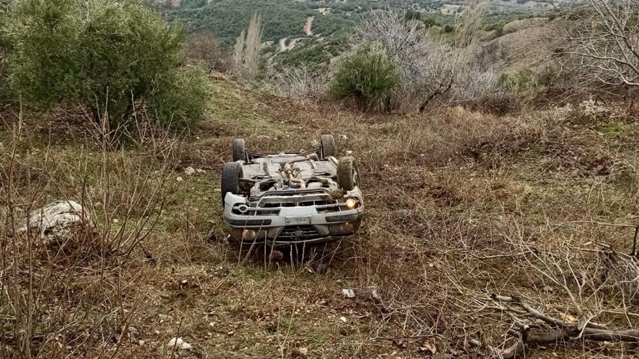 Kahramanmaraş'ta Otomobil Şarampole Yuvarlandı: 3 Yaralı