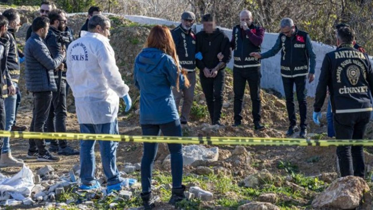 Kayıp Kuryenin Toprağa Gömülü Cesedi Bulundu: İkinci Bir Ceset Daha Aranıyor!