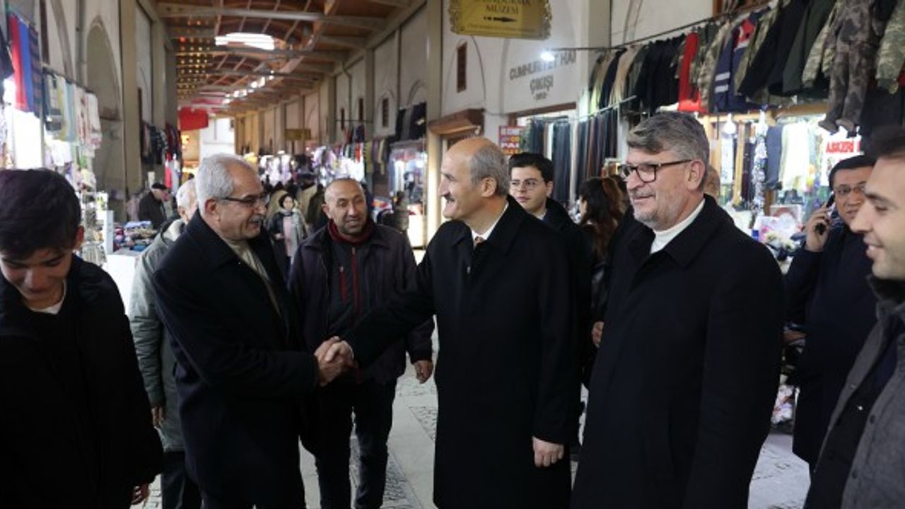 Başkan Okay, Tarihi Kapalı Çarşı Esnafını Ziyaret Etti
