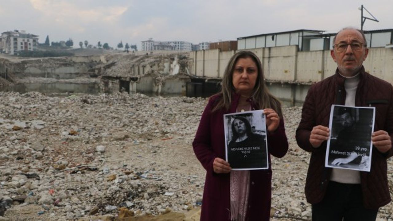 'Cennetten bir köşe’ denilerek satılan Rönesans Rezidans'ın enkazında yürek burkan dua