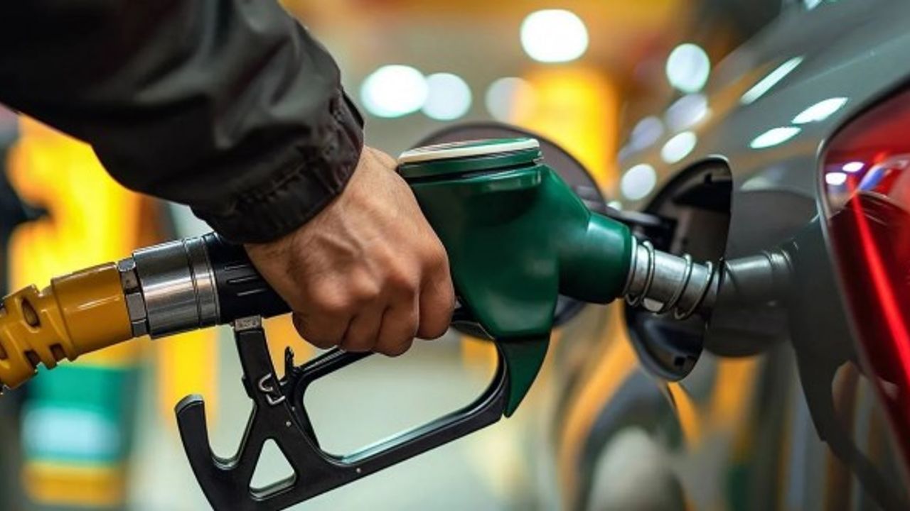 Vatandaşlar Petrollere Koştu: Motorine Dev Zam Bu Gece Yarısı Geliyor!