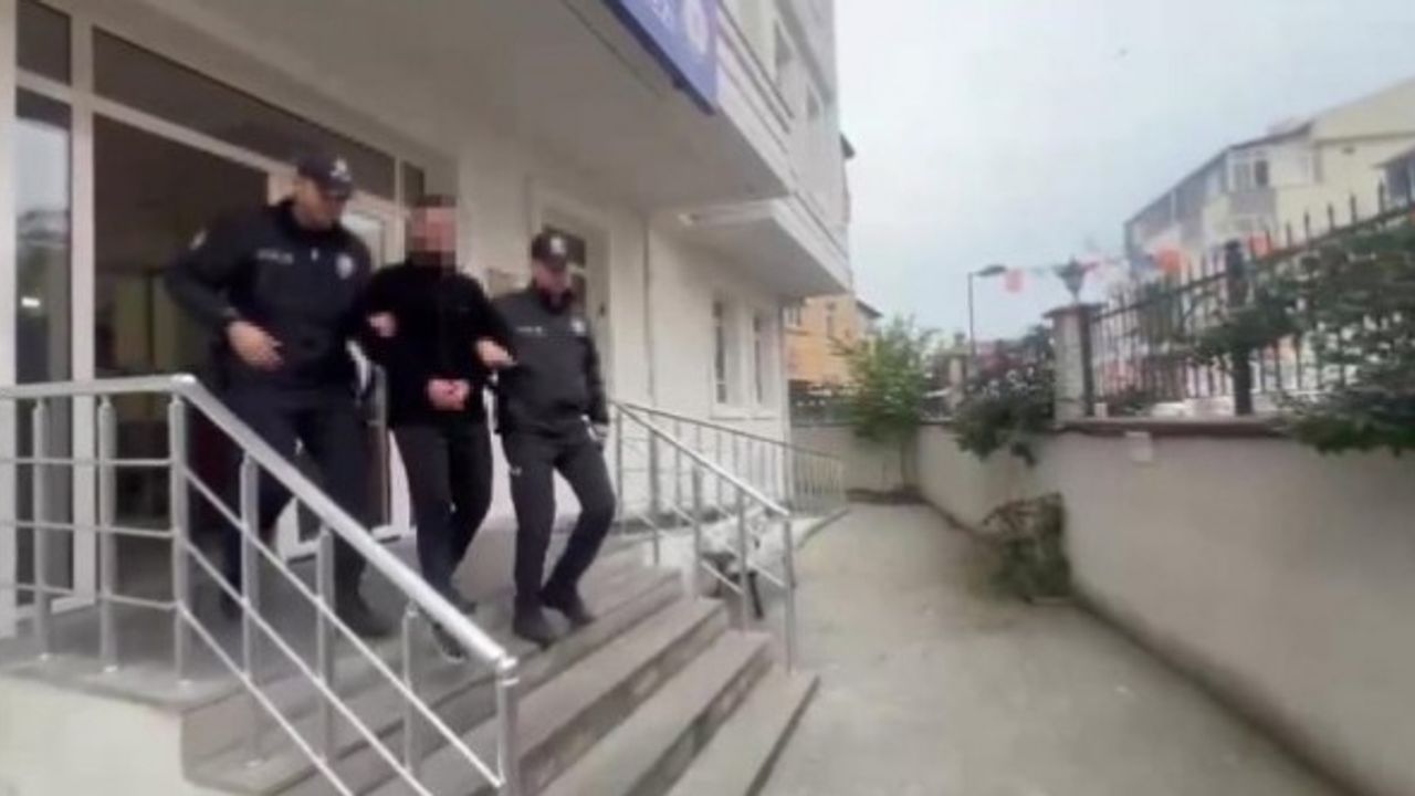 Bebeğini Evin Penceresinden Aşağı Atan Anne Ve Sevgilisi Gözaltına Alındı!