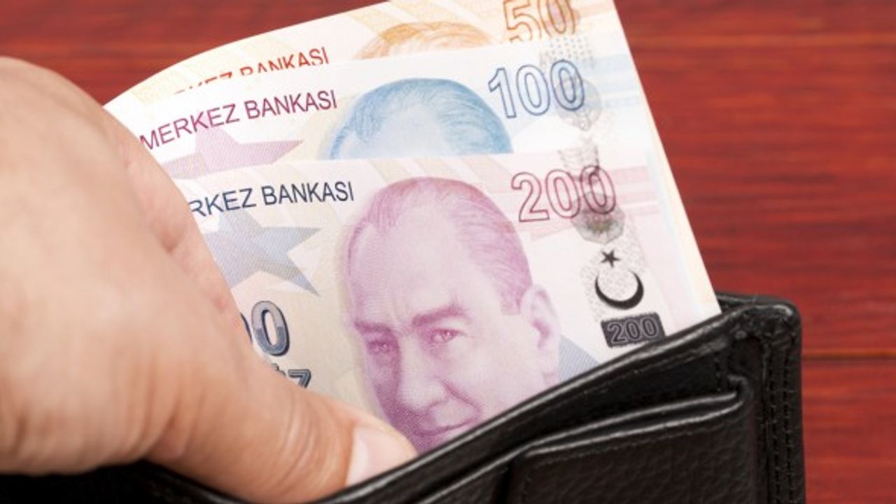 Emeklilere İkramiyenin 3 Bin Lira Olmasına İlişkin Madde TBMM’de Kabul Edildi
