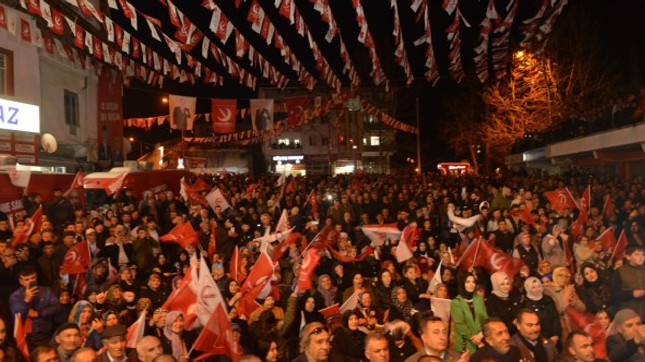 Refah Partisi Lideri Erbakan'ın Kahramanmaraş Mitingine Yoğun İlgi!
