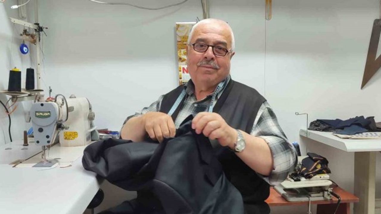 Kahramanmaraş'ta Depremzede Esnaf 60 Yıldır Dede Mesleğini Sürdürüyor