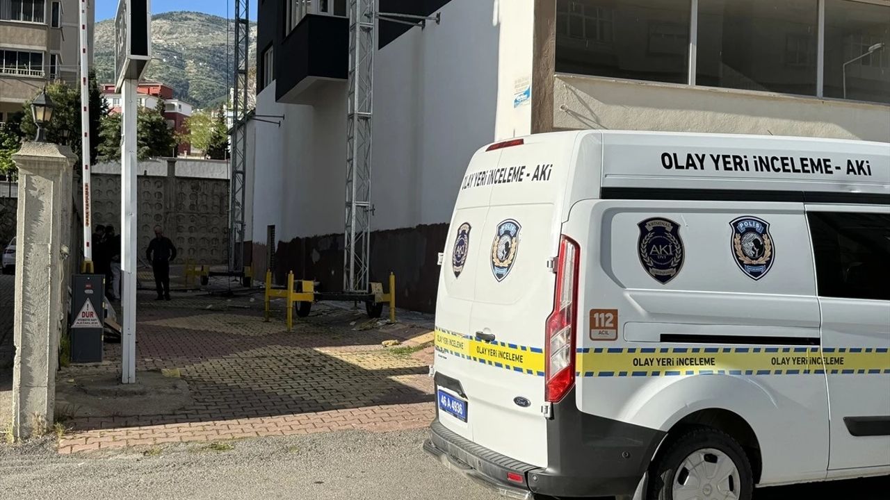 Kahramanmaraş'ta Dış Cephe Asansöründen Düşen İşçi Yaralandı