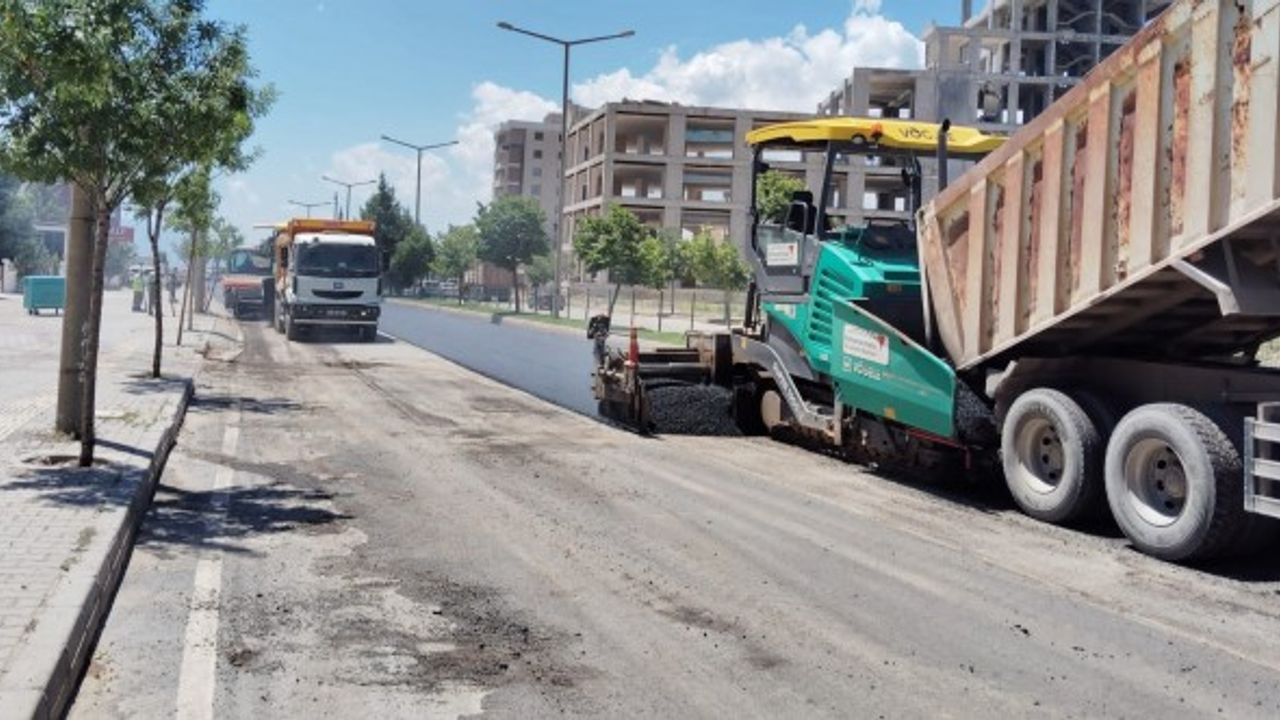 Kahramanmaraş Büyükşehir Belediyesi, Dulkadiroğlu’nda Arterleri Bir Bir Yeniliyor