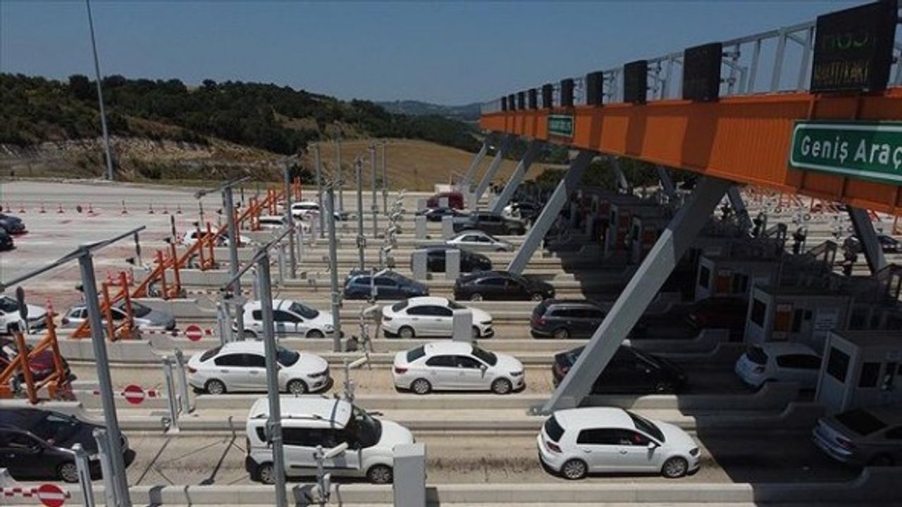 Otoyol ve Köprü Geçiş Ücretlerine Zam Geldi