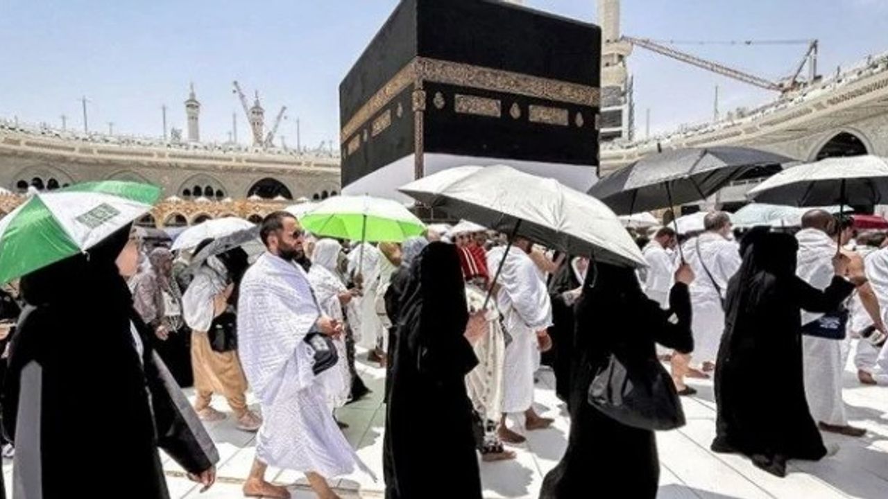 Aşırı Sıcaklar Hac Yolculuğunu Vurdu! Hayatını Kaybedenlerin Sayısı Bini Aştı