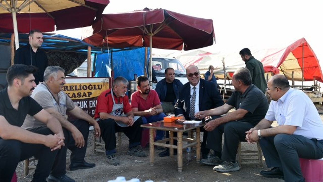 Başkan Akpınar'dan Kurban Satış Yerlerine Ziyaret