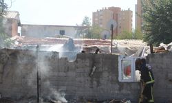 3'üncü kez yandı, bitişikteki ev sahibi isyan etti