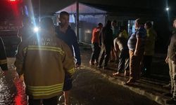 Büyükşehir ekipleri Altınözü'nde su baskınlarına müdahale etti