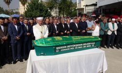Ankara Üniversitesi Rektörü Ünüvar’ın vefat eden annesi, eski bakanların katılımıyla uğurlandı