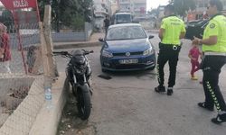 Ehliyetsiz 16 yaşındaki sürücü otomobili sollamaya çalışırken yaralandı