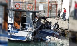 Hatay'da fırtınada batan tekne karaya çıkarıldı