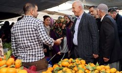 Başkan Gültak, pazar yerinde vatandaşların taleplerini dinledi
