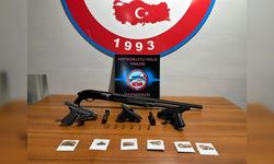 Polis uygulamasında aranan10 şüpheli yakalandı ve 7 ruhsatsız tabanca ele geçirildi