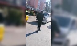 Yolcu taşıyan aracın önünü kesen taksiciler gözaltına alındı