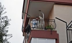 Balkonda kanlar içerisinde ölü bulundu