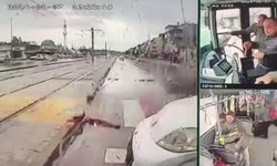 Halk otobüsüyle hafif ticari aracın çarpışma anı kamerada