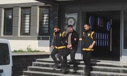 28 yıl hapis cezası olan şahıs tabanca ile yakalandı