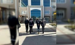 Durdurulan araçta uyuşturucu çıktı, 2 şahıs tutuklandı
