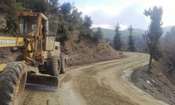 Kahramanmaraş Andırın Kırsalında Yolların Bakım ve Onarımı Devam Ediyor