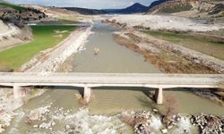 Kahramanmaraş'ta Depremde Zarar Gören Köprü Yıkılma Tehlikesi İle Karşı Karşıya