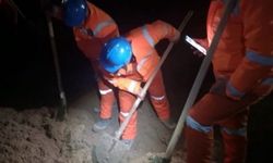 Maden Faciası Dünya Basınında: İşçiler Siyanürlü Heyelan Tarafından Yutuldu!