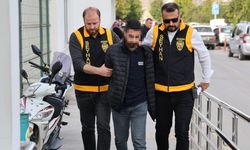 Polisin operasyon yaptığı evden uzun namlulu silah ve tabancalar çıktı