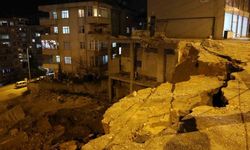 Kahramanmaraş’ta Toprak Kayması: Çok Sayıda Araç Zarar Gördü
