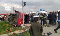 Tır, Yolcu Minibüsüne Çarptı: 5 Ölü, 10 Yaralı