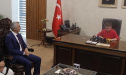 Kahramanmaraş’ın Minik Valisi Samray, Ukrayna ve Filistin’deki Çocukları Unutmadı