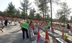 Kahramanmaraş'ta Şehitlik ve Mezarlıklar Bayrama Hazırlandı