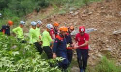 Kahramanmaraş'ta Şelale Kanyonunda Mahsur Kalan Anne Kız Kurtarıldı