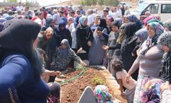 Eski Eşi Tarafından Kurşunlanarak Öldürülen 3 Çocuk Annesi Depremzede Kadın Son Yolcuğuna Uğurlandı
