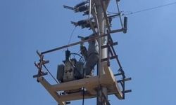 Kahramanmaraş'ta Vinç Operatörüyle Kavga Eden Tamirci Elektrik Direğinde Mahsur Kaldı
