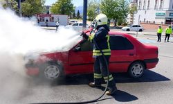 Kahramanmaraş'ta Seyir Halindeki Otomobil Alev Aldı