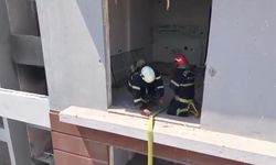 Kahramanmaraş'ta Ağır Hasarlı Binada Korkutan Yangın