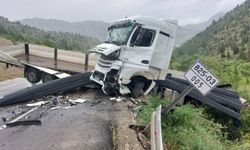 Kahramanmaraş-Göksun Yolunda İki Tır Çarpıştı: 1 Yaralı