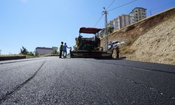 Büyükşehir, Dulkadiroğlu Aslanbey'de Asfalt Mesaisini Durmaksızın Sürdürüyor