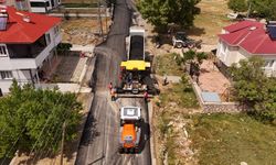 Büyükşehir, Nurhak'ta Eskiköy - Hüyük Grup Yolunu Sıcak Asfaltla Yeniliyor