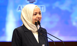 Fatma Betül Sayan Kaya görevlerinden istifa etti