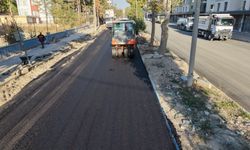 Elbistan’da 1,5 kilometrelik yol asfaltlanıyor