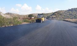 Büyükşehir’den Türkoğlu kırsalında asfalt seferberliği